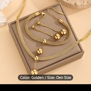 Elegant Gold Jewelry Set